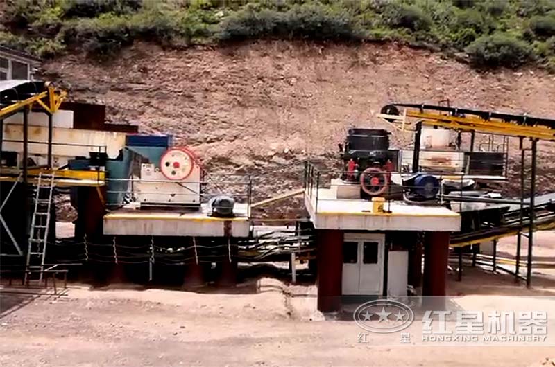 沖擊破搭配顎破、圓錐破現(xiàn)場(chǎng)