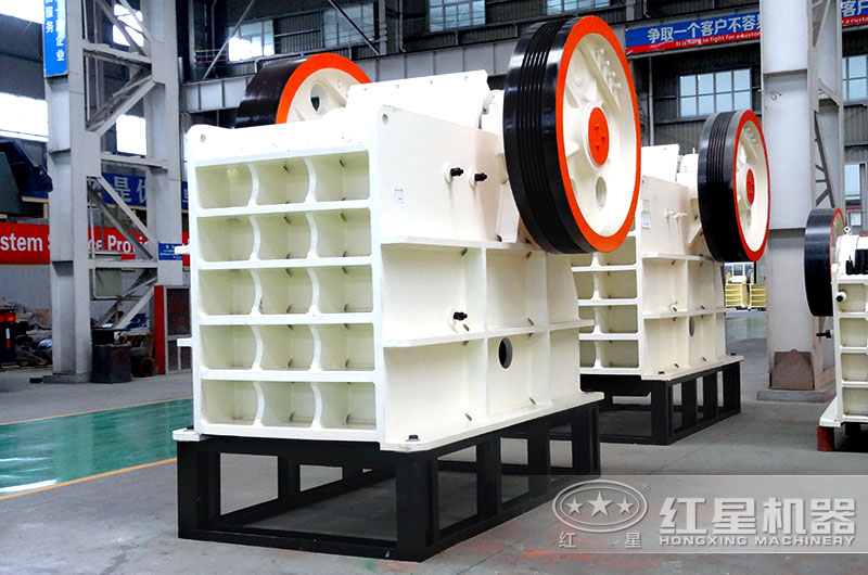 HD德版鄂破采用鍛造主軸，承載破碎力更大