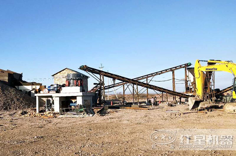 顎式破碎機(jī)、圓錐破碎機(jī)作業(yè)現(xiàn)場(chǎng)